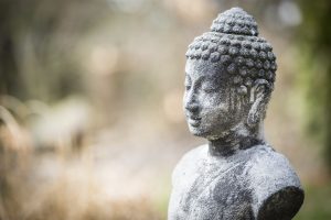 Busto de Budha en piedra